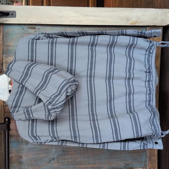 Sperry Chambray Striped Lightweight Half Zip Hooded Pullover - Men's Medium - Picture 6 of 6